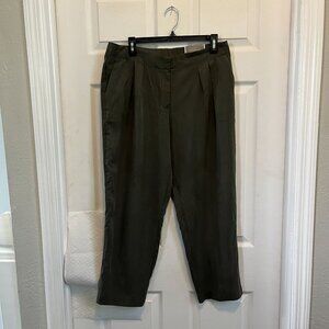 Chico's Ultimate Fit Skimmer Pants Size 1.5 (10) Lightweight Soft Comfy New